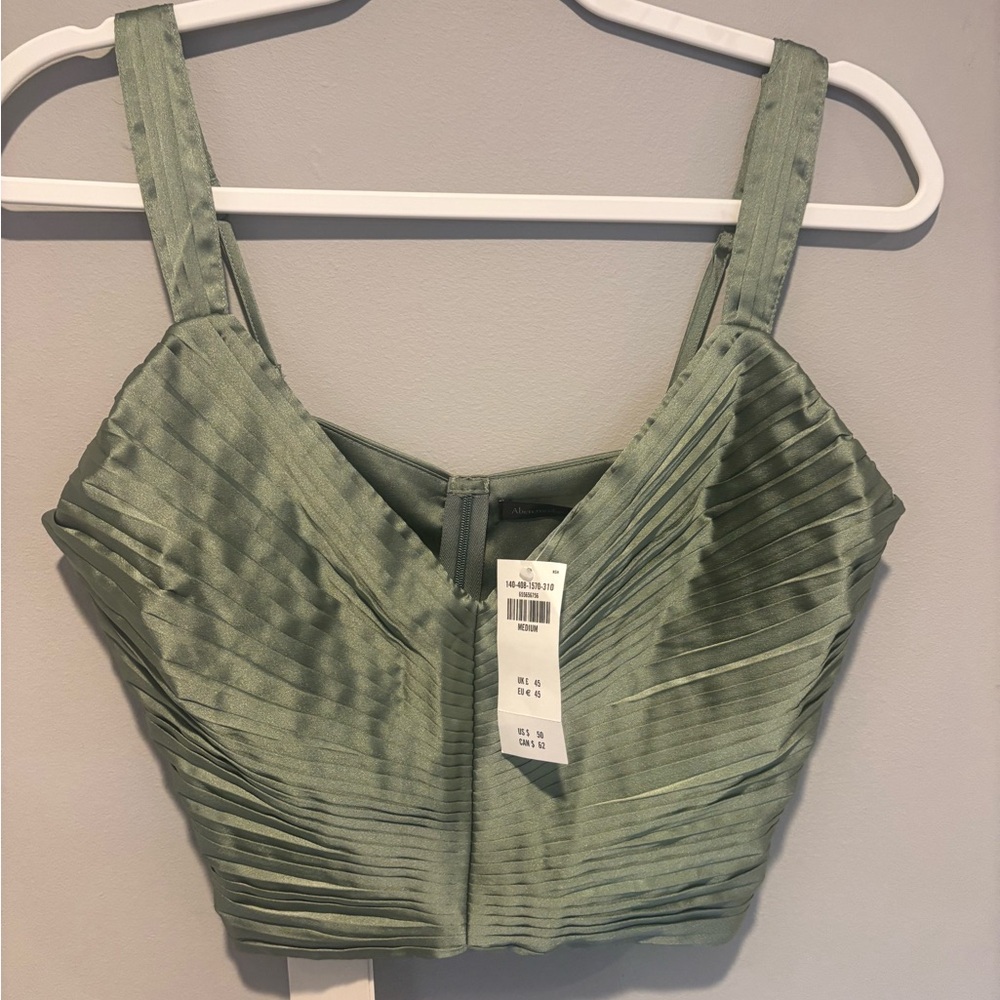 Women's Satin Sage Green Pleated Crop Top Abercrombie & Fitch - Size Medium NWT - Picture 2 of 9